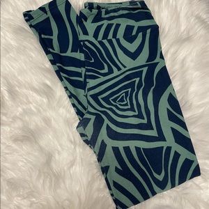 LuLaRoe patterned leggings